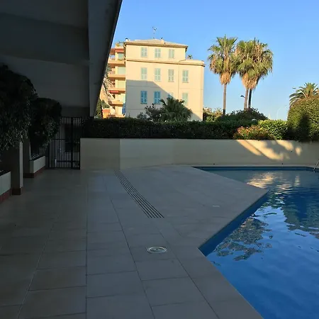 Appartement Espace 2000 *